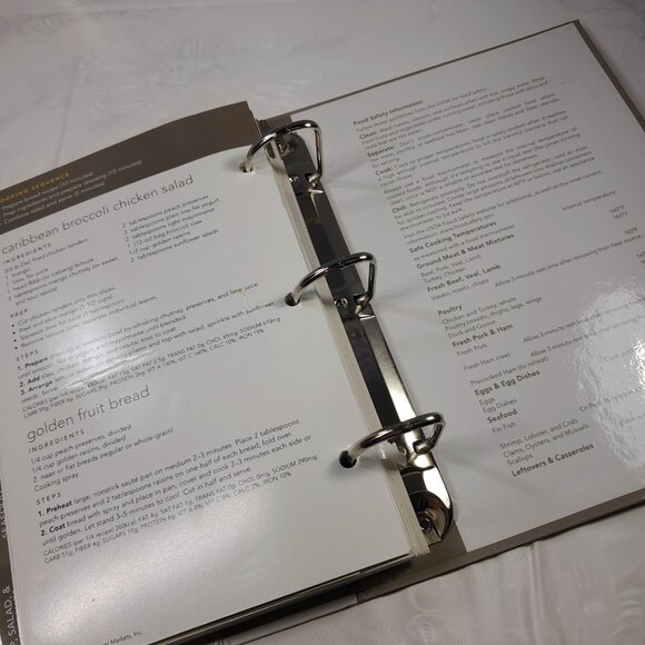 Publix Aprons Simple Meals Binder Cookbook binder Recipes Cards cook book - Picture 13 of 13